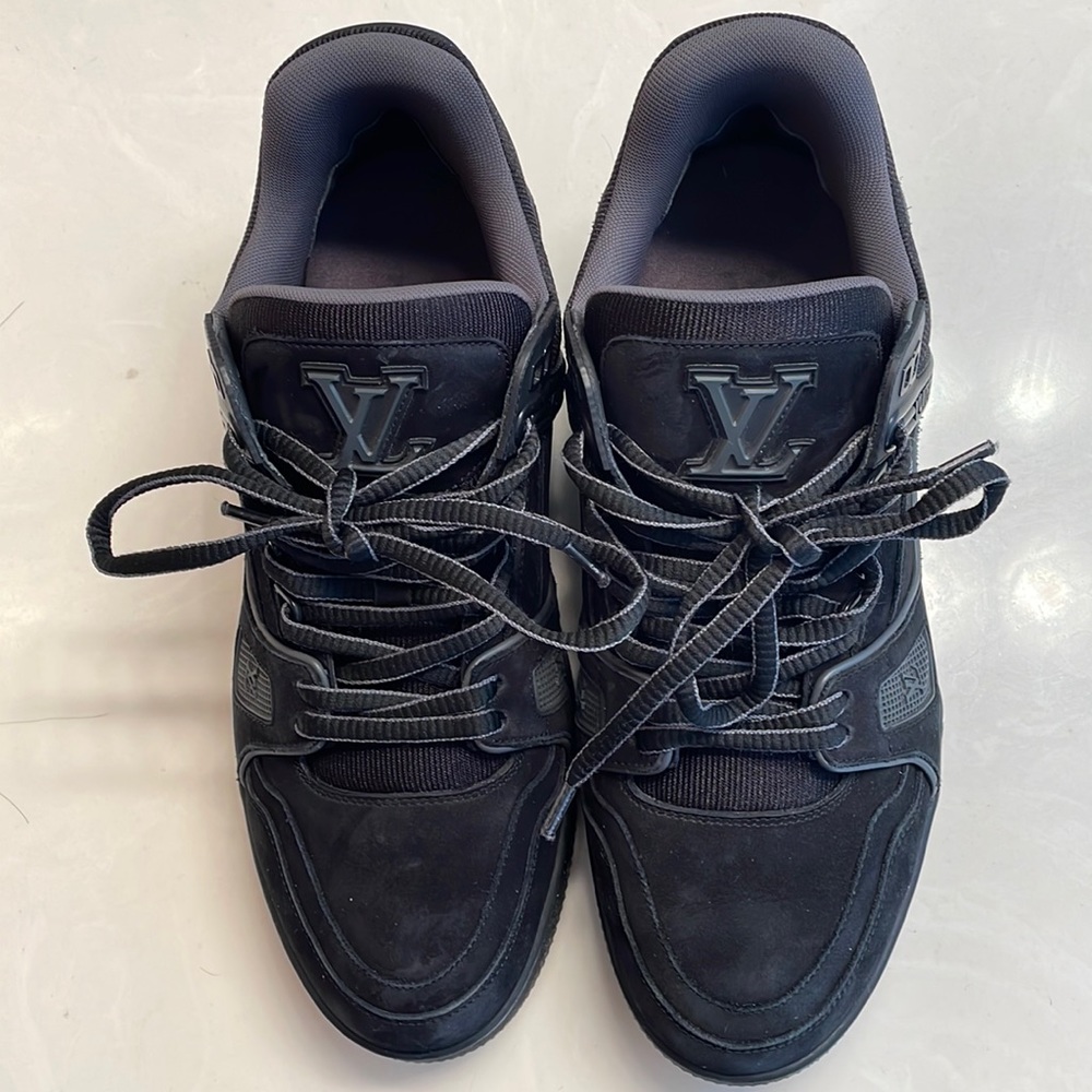 Men All black Louis Vuitton sneakers in great condition